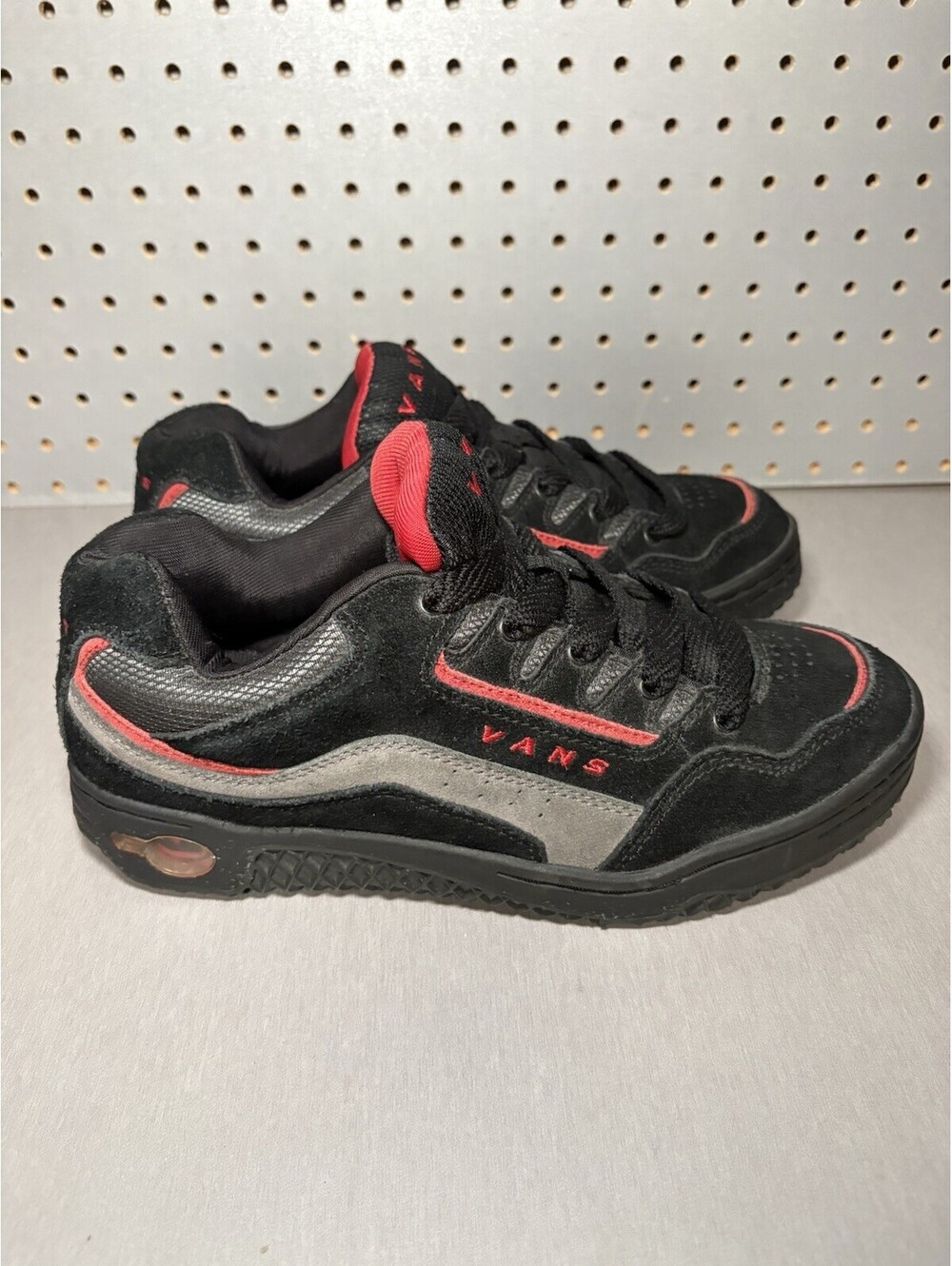 Vintage Vans Tabloid 2 Skate Shoes Y2K Mens Sz 9 Black Red Suede Sneakers